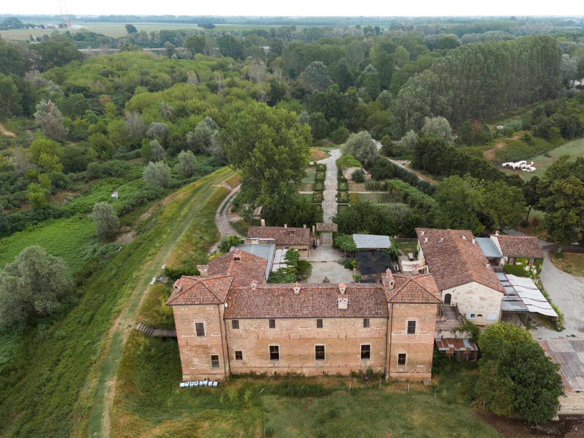 Antica Corte Pallavicina Relais Polesine Parmense Экстерьер фото