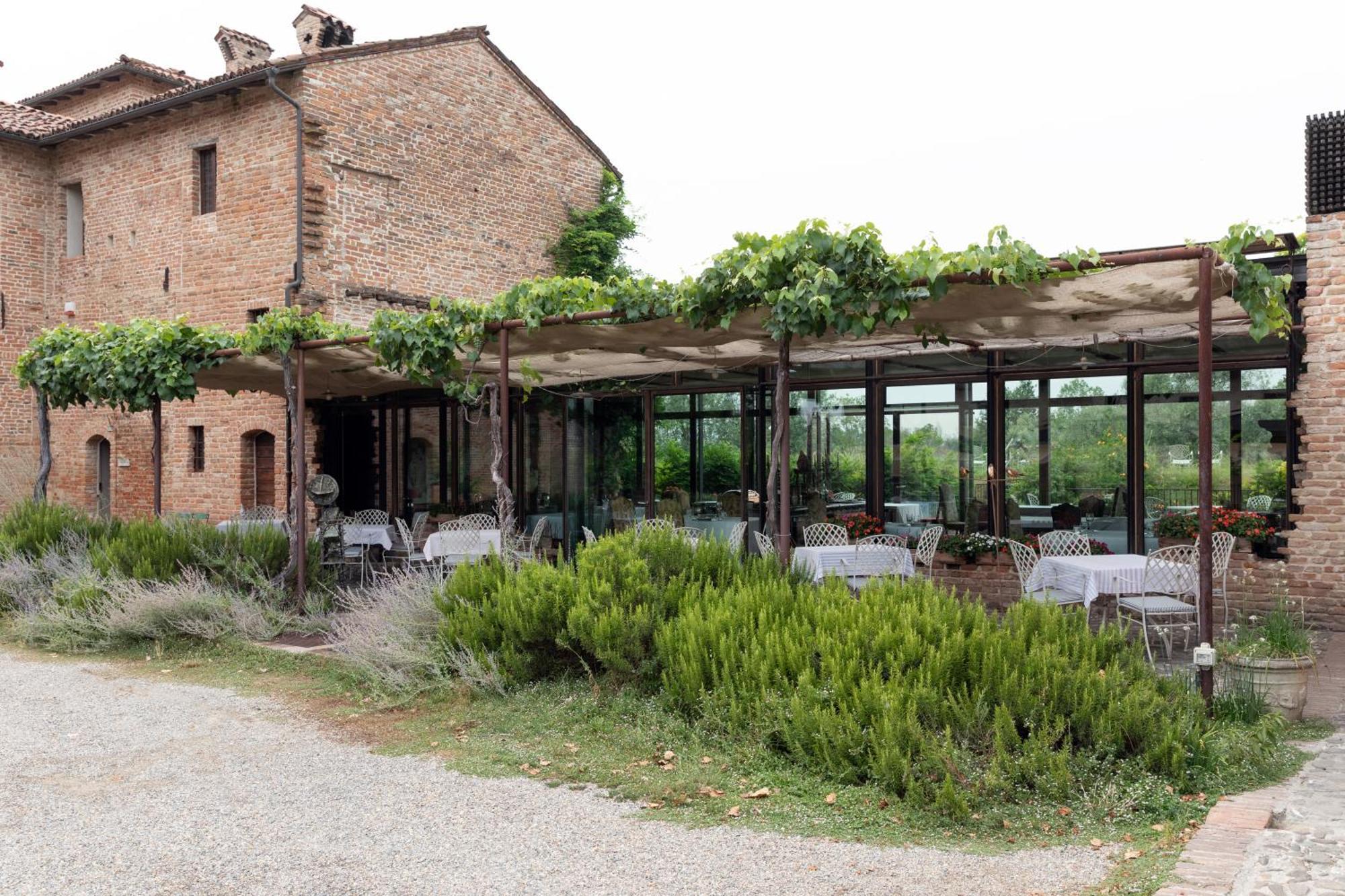 Antica Corte Pallavicina Relais Polesine Parmense Экстерьер фото